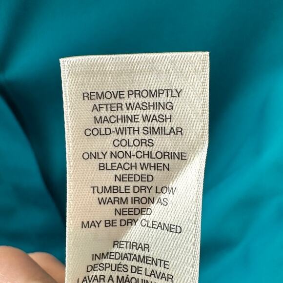 CHICO’S | Bright Teal No-Iron Button Front Long Sleeve Shirt | Size 0 Small - Picture 7 of 7